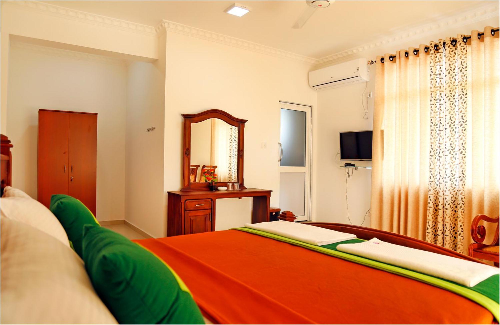 Ronaka Airport Transit Hotel Katunayaka Buitenkant foto